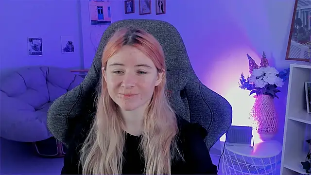 LexiWenford online show from 12/12/24, 02:48