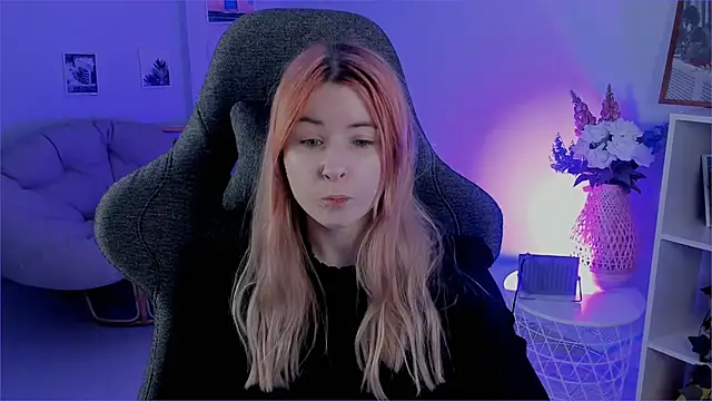 LexiWenford online show from 12/12/24, 05:52