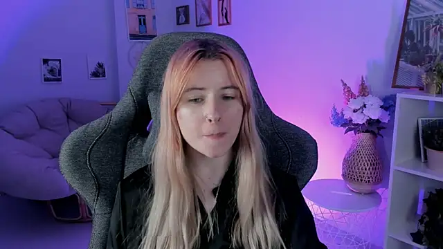 LexiWenford online show from 12/16/24, 05:59