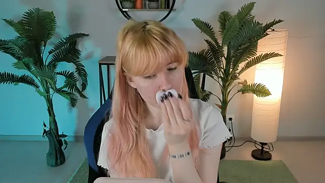 LexiWenford online show from 03/11/25, 02:43