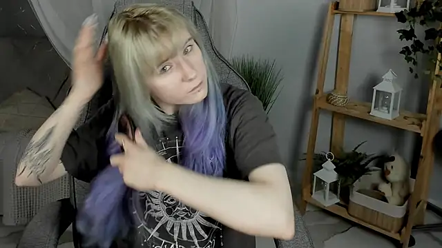 LexiWenford online show from 11/05/25, 02:44