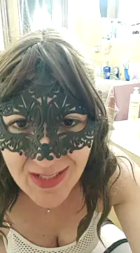 Snapshot of Viola8p chatting on 01/05/25, 10:21 Viola8p online show from 01/05/25, 10:21