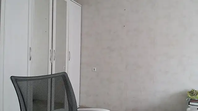 Snapshot of Devil_Goddess chatting on 03/17/25, 09:33 Devil Goddess online show from 03/17/25, 09:33