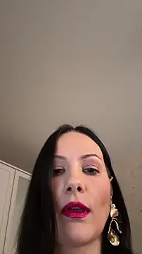 Snapshot of Devil_Goddess chatting on 11/01/25, 01:46 Devil Goddess online show from 11/01/25, 01:46