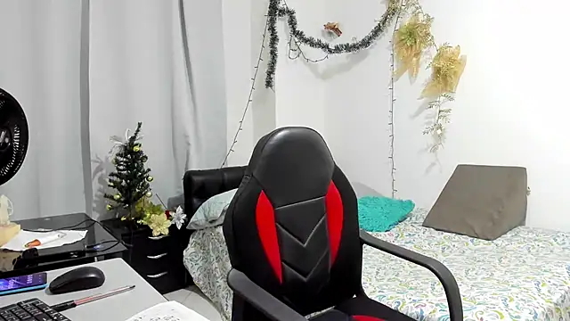 Sanddi milff online show from 12/15/24, 01:22