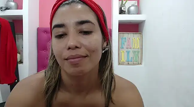 Snapshot of Dona_Tela chatting on 12/04/24, 04:38 Dona Tela online show from 12/04/24, 04:38