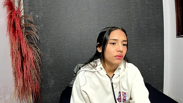 monse 02 online show from 03/22/25, 12:35