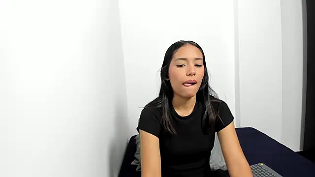 monse 02 online show from 10/02/25, 01:51