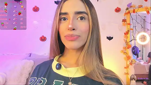 Snapshot of StormiRusso chatting on 10/30/25, 01:07 StormiRusso online show from 10/30/25, 01:07