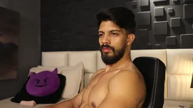 Snapshot of DannSaenz chatting on 02/15/25, 01:16 DannSaenz online show from 02/15/25, 01:16