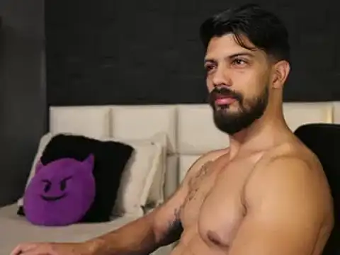 Snapshot of DannSaenz chatting on 02/16/25, 10:54 DannSaenz online show from 02/16/25, 10:54