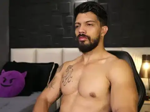 Snapshot of DannSaenz chatting on 02/17/25, 11:02 DannSaenz online show from 02/17/25, 11:02