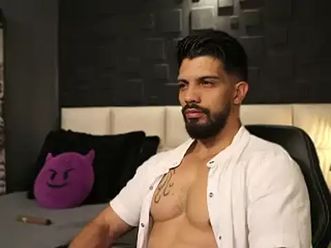 Snapshot of DannSaenz chatting on 02/20/25, 10:26 DannSaenz online show from 02/20/25, 10:26