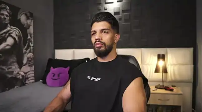 Snapshot of DannSaenz chatting on 02/22/25, 12:05 DannSaenz online show from 02/22/25, 12:05