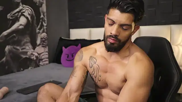 Snapshot of DannSaenz chatting on 02/22/25, 05:24 DannSaenz online show from 02/22/25, 05:24