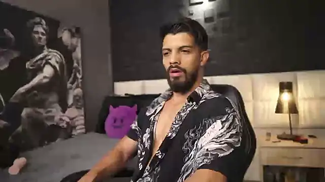 Snapshot of DannSaenz chatting on 02/24/25, 05:09 DannSaenz online show from 02/24/25, 05:09