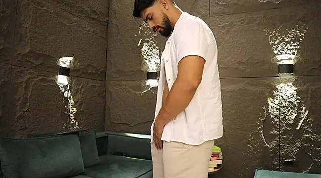 Snapshot of DannSaenz chatting on 03/02/25, 07:34 DannSaenz online show from 03/02/25, 07:34