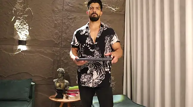 Snapshot of DannSaenz chatting on 03/04/25, 09:00 DannSaenz online show from 03/04/25, 09:00