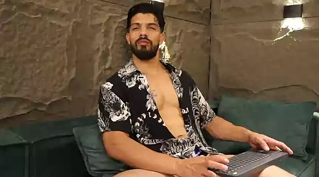 Snapshot of DannSaenz chatting on 03/05/25, 12:05 DannSaenz online show from 03/05/25, 12:05