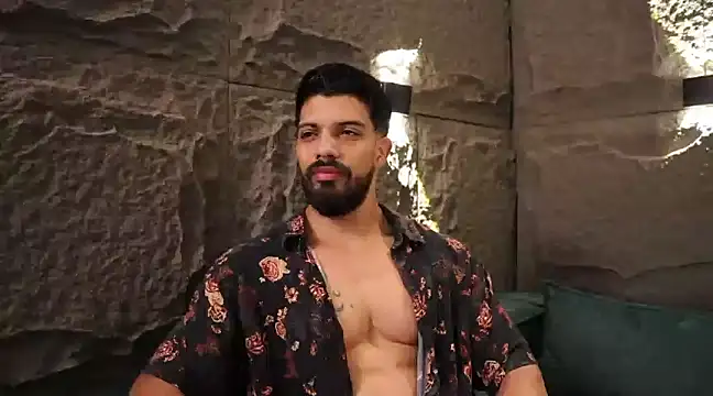 Snapshot of DannSaenz chatting on 03/06/25, 11:03 DannSaenz online show from 03/06/25, 11:03