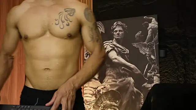 Snapshot of DannSaenz chatting on 09/26/25, 02:10 DannSaenz online show from 09/26/25, 02:10