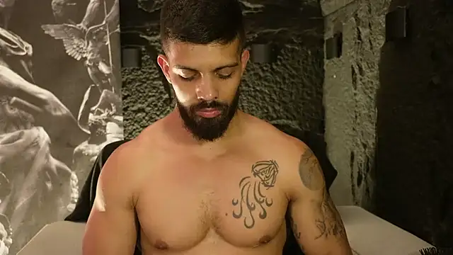 Snapshot of DannSaenz chatting on 09/27/25, 02:16 DannSaenz online show from 09/27/25, 02:16