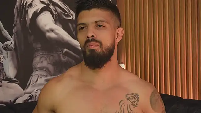 Snapshot of DannSaenz chatting on 10/18/25, 02:47 DannSaenz online show from 10/18/25, 02:47