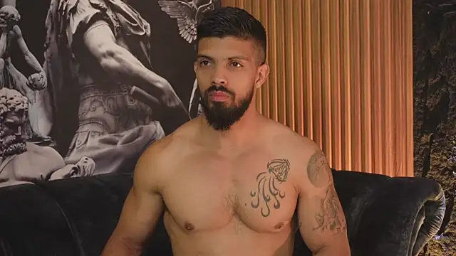 Snapshot of DannSaenz chatting on 10/18/25, 03:02 DannSaenz online show from 10/18/25, 03:02