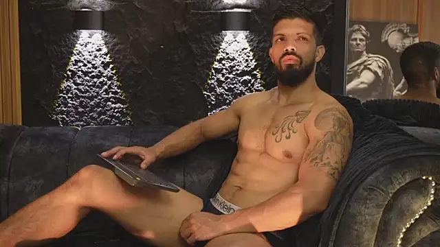 Snapshot of DannSaenz chatting on 10/25/25, 12:45 DannSaenz online show from 10/25/25, 12:45