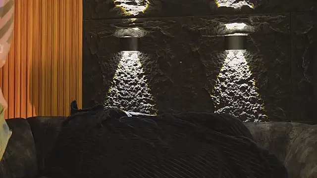 Snapshot of DannSaenz chatting on 10/28/25, 01:14 DannSaenz online show from 10/28/25, 01:14