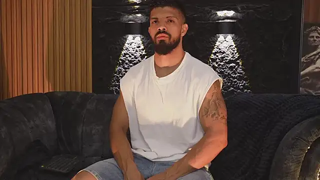 Snapshot of DannSaenz chatting on 11/01/25, 11:56 DannSaenz online show from 11/01/25, 11:56