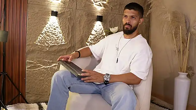 DannSaenz online show from 05/31/26, 06:09