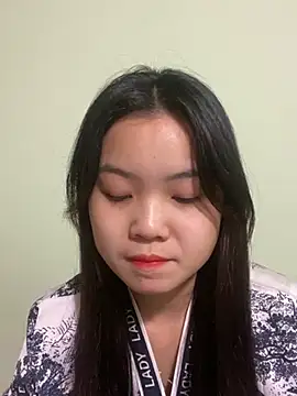 Snapshot of Maeve2k5 chatting on 01/04/25, 10:49 Maeve2k5 online show from 01/04/25, 10:49