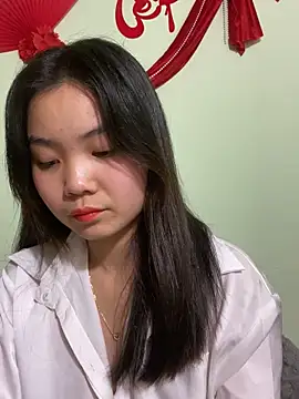 Snapshot of Maeve2k5 chatting on 01/25/25, 05:51 Maeve2k5 online show from 01/25/25, 05:51