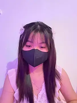 Snapshot of Maeve2k5 chatting on 09/19/25, 01:29 Maeve2k5 online show from 09/19/25, 01:29