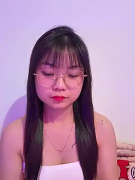 Snapshot of Maeve2k5 chatting on 11/05/25, 02:44 Maeve2k5 online show from 11/05/25, 02:44