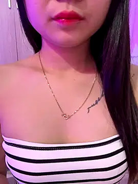 Snapshot of Maeve2k5 chatting on 11/16/25, 10:26 Maeve2k5 online show from 11/16/25, 10:26