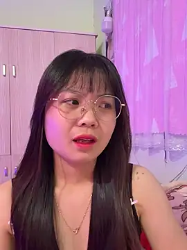 Snapshot of Maeve2k5 chatting on 11/26/25, 10:27 Maeve2k5 online show from 11/26/25, 10:27