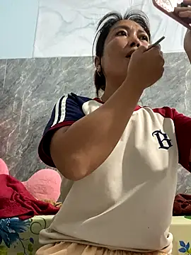 Linaannn online show from 11/12/25, 11:14