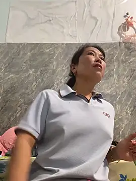 Linaannn online show from 11/28/25, 11:40