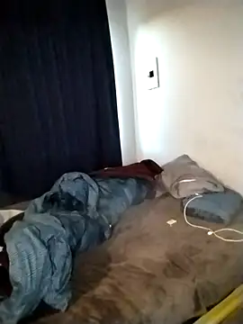 Convertiblechulo online show from 10/22/25, 03:29