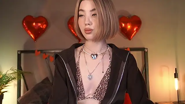 Snapshot of LindaThacker chatting on 02/19/25, 08:01 LindaThacker online show from 02/19/25, 08:01