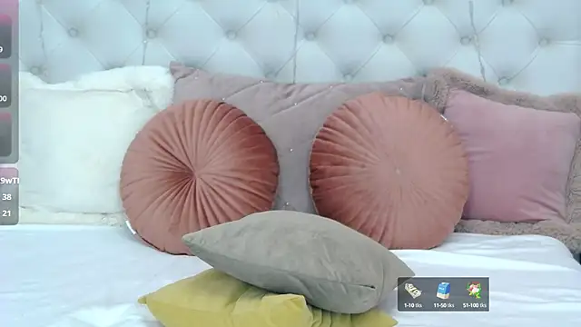 VioletUmi online show from 02/28/25, 02:20