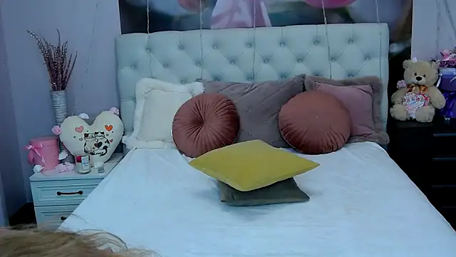 VioletUmi online show from 03/12/25, 08:08