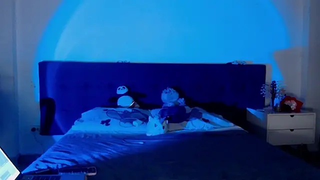 luna palmerau online show from 10/23/25, 11:03