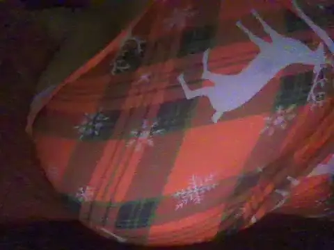 Snapshot of RoxiRedXXX chatting on 03/12/25, 04:35 RoxiRedXXX online show from 03/12/25, 04:35