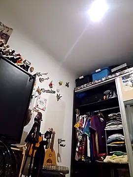 Snapshot of Binhosex2024 chatting on 03/06/25, 05:35 Binhosex2024 online show from 03/06/25, 05:35