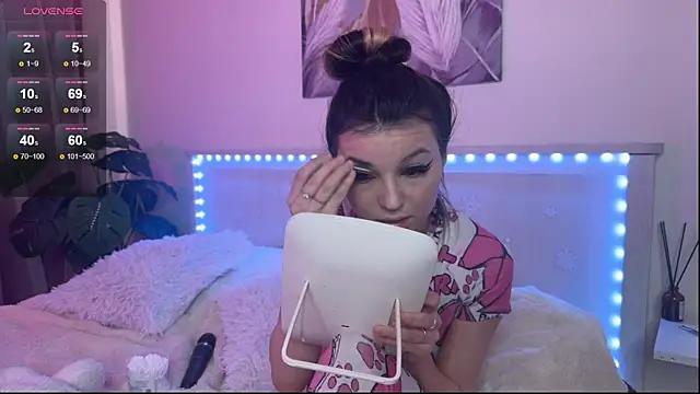 Veronica leal online show from 03/31/26, 06:25