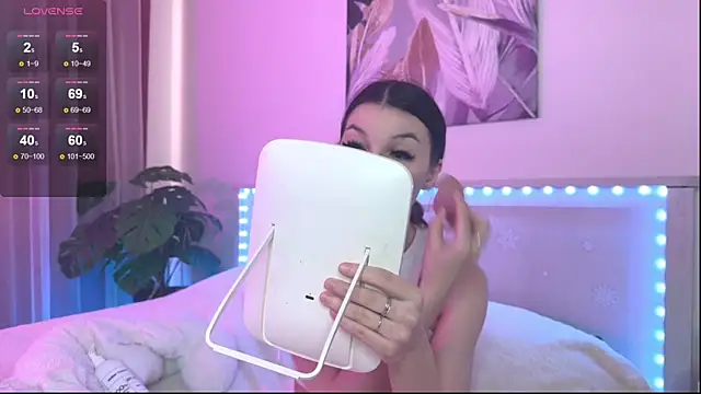 Veronica leal online show from 04/22/26, 08:50