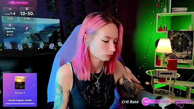  HelenCarter online show from 10/18/25, 08:42